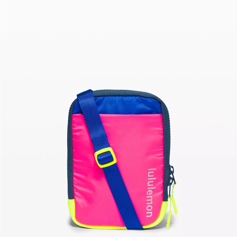 lululemon athletica easy access bag